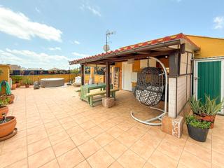 tic  Calle del mestre torrandell. Moderno tico en zona es blanquer con terraza y parking.