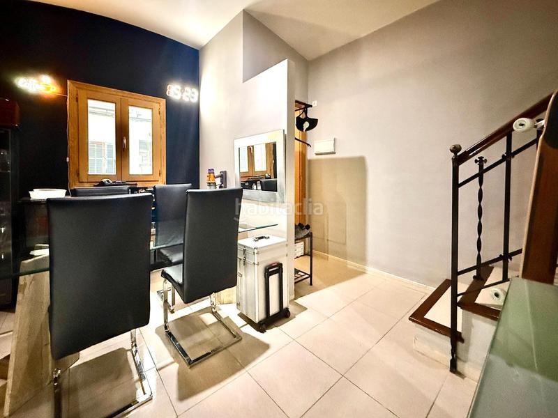 Foto c5a45ccc-b92c-4241-8896-37798b5e5c98. Casa pareada vivienda tipo triplex en el centro con terraza y garaje en Inca