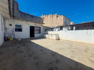 Edifici  Carrer de la glòria. Edificio en zona centro de inca