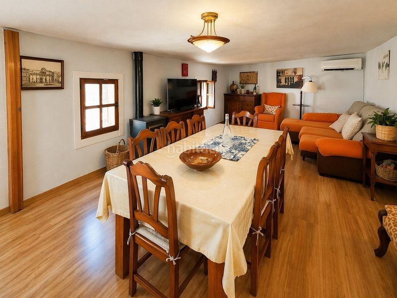 Foto 553eb293-360a-410a-b625-c9f750ffe735. Casa aparellada a carrer cervantes 15 a Búger