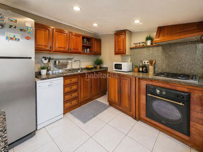 Foto 85aa97c7-0b03-4324-b522-efd374e9157a. Casa aparellada a carrer cervantes 15 a Búger