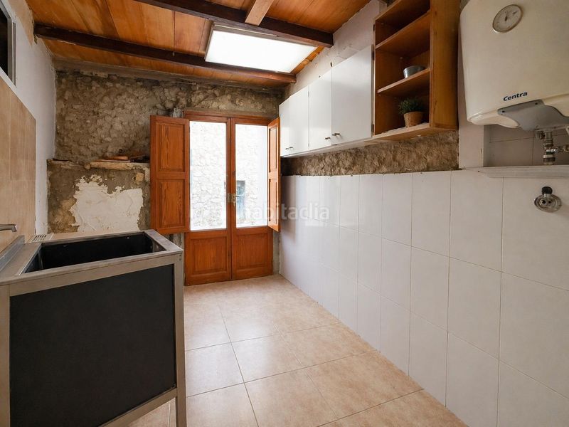 Foto cd259c3d-c768-44c7-932b-9cf5cc350f3f. Casa aparellada a carrer cervantes 15 a Búger