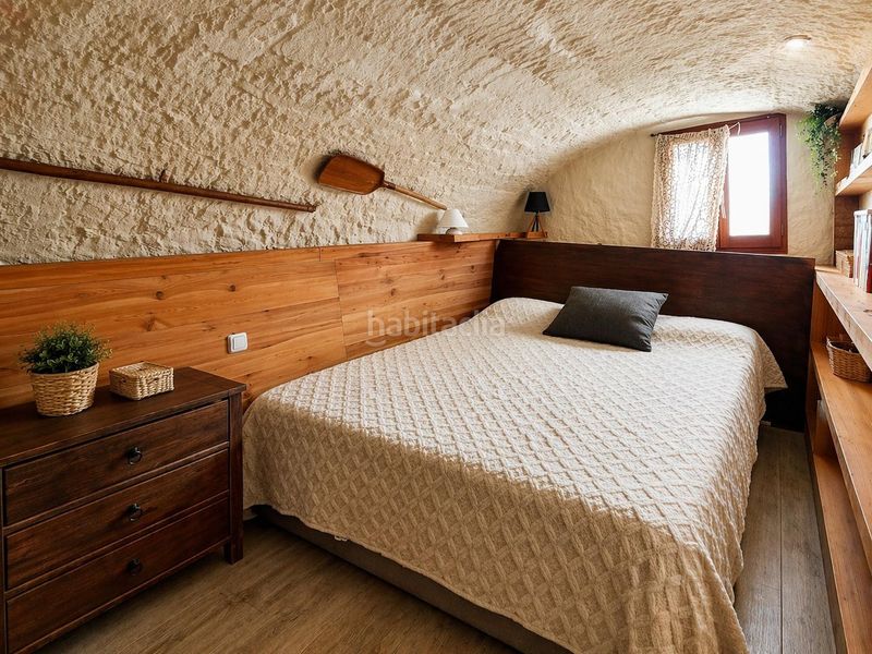 Foto d4eae2a2-e7a4-4f97-b415-cebad074a488. Casa aparellada a carrer cervantes 15 a Búger