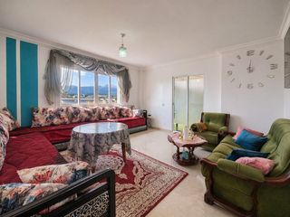 Etagenwohnung  Carrer mostassaf 88. Luminoso piso con vistas deseadas