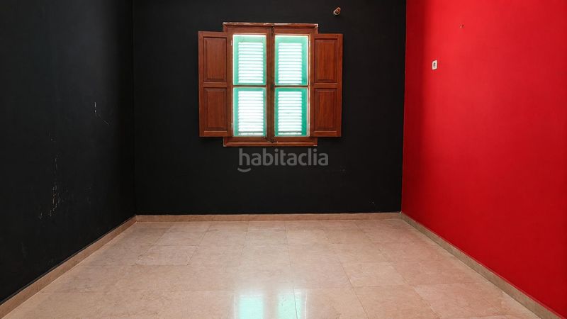 Foto 4b26f42f-0304-4a8f-9125-9d798629c307. Casa adossada amb xemeneia a Gran Via de Colom Inca