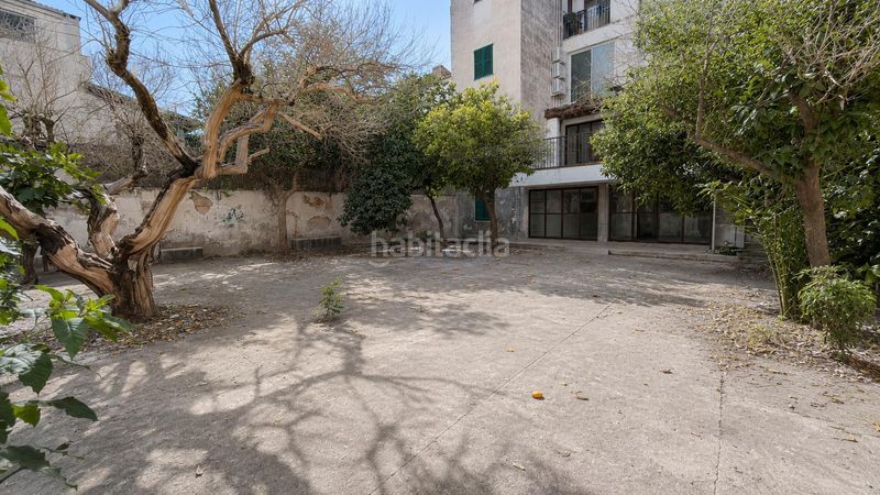Foto 4f63d760-b8c7-4b70-a96b-11ac0e4004f6. Casa adossada amb xemeneia a Gran Via de Colom Inca