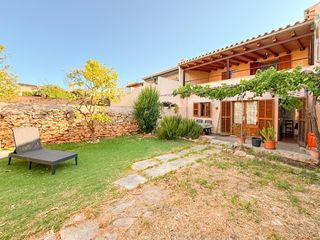 Casa  Carrer de bonaire 53. Casa de estilo mallorquín