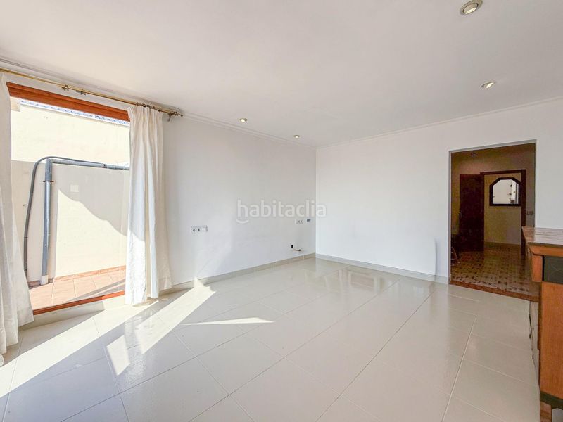 Foto a9a27583-10e6-475a-bf27-d46cf005bf62. Casa amb piscina a Selva