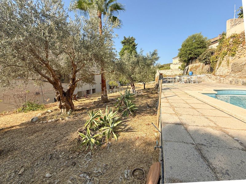 Foto b207d469-5f3a-4bf7-9eff-3ea2984ea801. Casa amb piscina a Selva