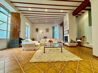 Casa  Carrer de sa lluna. Planta baja con jardín de estilo mediterraneo, sóller