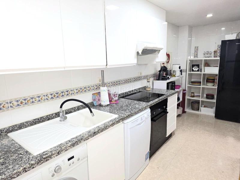 Foto f8a129cc-ae8c-4d0f-a193-c3a5c2242c23. Appartamento con parcheggio piscina in Camí Reial Valencia