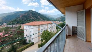 Pis a Ribes de Freser. Pis de 3 habitacions, amb traster i amb un ampli balcó amb viste