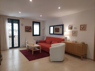 Appartement  Carrer de la trinitat 30. Pis de 2 habitacions, amb ascensor per entrar a viure