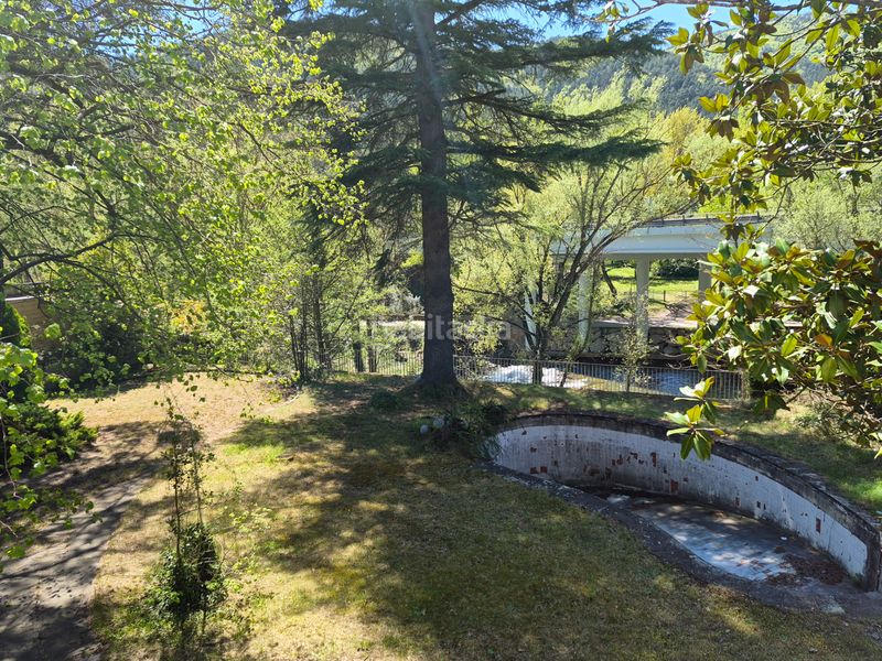 Foto a6f51ea9-ba93-4bb2-a708-45307f4f3e79. Maison avec cheminée parking piscine dans Ripoll