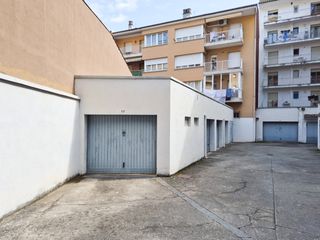 Aparcament cotxe a Carrer de concepci� ducloux 26. En venda garatge tancat tipus box zona carretera barcelona