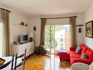 Appartement à Sant Joan de les Abadesses. Pis de 3 habitacions dobles, cèntric i amb balcons amb vistes i
