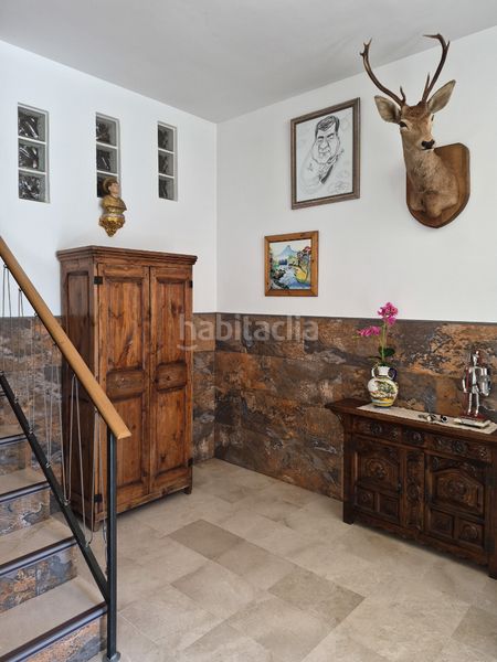 Foto a36736e2-1234-4d2f-a154-33bb3ef72dc5. Casa adossada amb calefacció aparcament a Ripoll