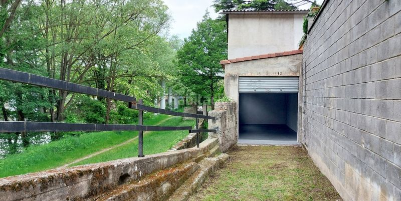 Foto dccb899b-edab-4b6c-9403-c99c8e20dc5e. Aparcament cotxe a carrer gombrèn 1 a Ripoll
