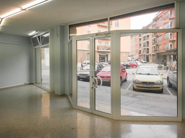 Foto e3f2c610-639e-4409-a23e-eac00283aa3f. Local comercial a Ripoll