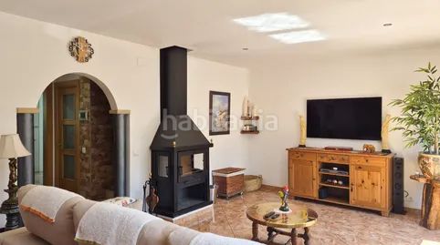 Foto 0643e259-5477-48ac-906d-270c413e9ee8. Casa aparellada a Ripoll