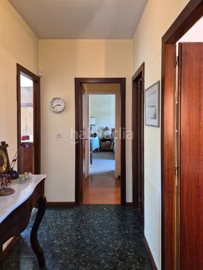 Foto b9d3fbac-deec-46c2-9963-7c73c759b70c. Chalet with parking in Ripoll