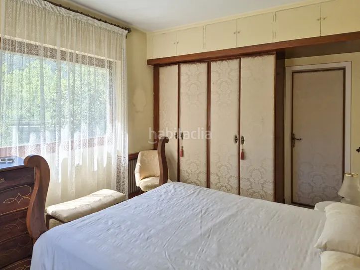 Foto f3712d56-a7bc-4679-a9a3-86a366d3d4e9. Chalet with parking in Ripoll