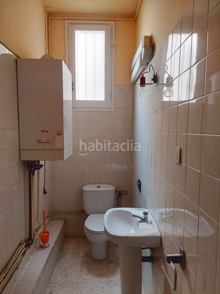 Foto d9e4fc5b-2ab5-4668-84ef-74379fdddee7. Location local commercial dans carrer del puigmal 2 dans Ripoll