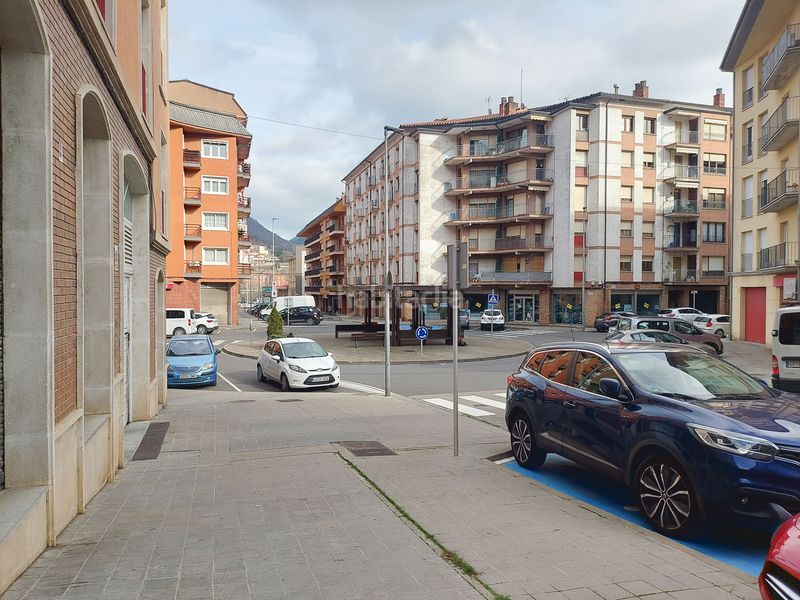 Foto ecc5350d-ad4e-4699-b967-c234b88dcd6a. Location local commercial dans carrer del puigmal 2 dans Ripoll