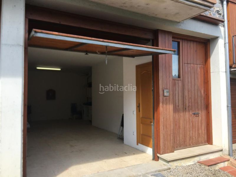 Foto 0f145f97-aabb-4e8d-8764-62598181360b. Casa aparellada amb calefacció aparcament a Planoles