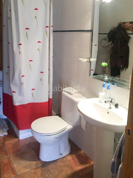Foto b0ceeaa7-5e67-4e99-8bc3-1de53b3ca4e3. Casa aparellada amb calefacció aparcament a Planoles