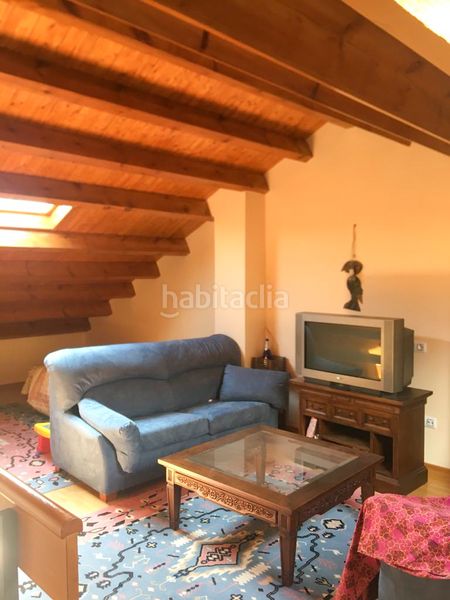 Foto c5a1872d-9e97-45b7-b9b1-ce282acbd057. Casa aparellada amb calefacció aparcament a Planoles
