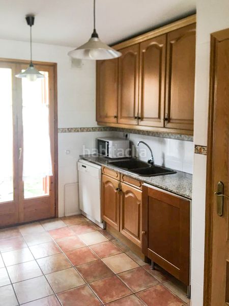 Foto ea775404-2e47-4c06-9f02-c0b1f112c89c. Casa aparellada amb calefacció aparcament a Planoles