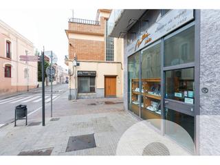 Lloguer Local Comercial a Josep torras i bages 18. Local en alquiler en centre