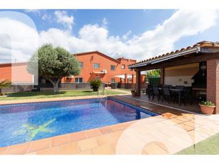 Masia  Can riambau. Masia en venda a les franqueses del vallès pla de llerona