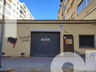 Lloguer Local Comercial a Almogàvers 24. Local en lloguer en institutsponent granollers