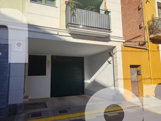 Aparcament cotxe a Calle Corró 211