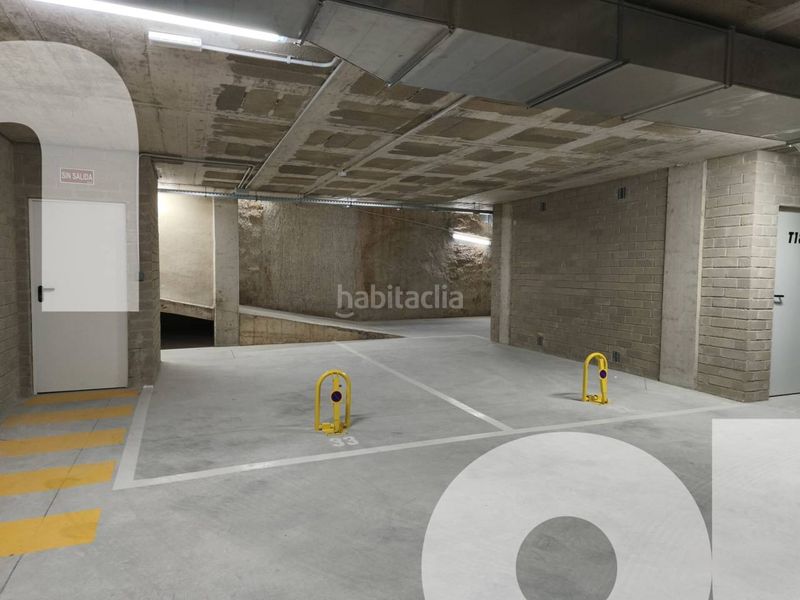 Foto f1b74756-7fc1-4e9f-8931-255bf407acf1. Aparcament cotxe a calle valencia 15 a Centre Granollers