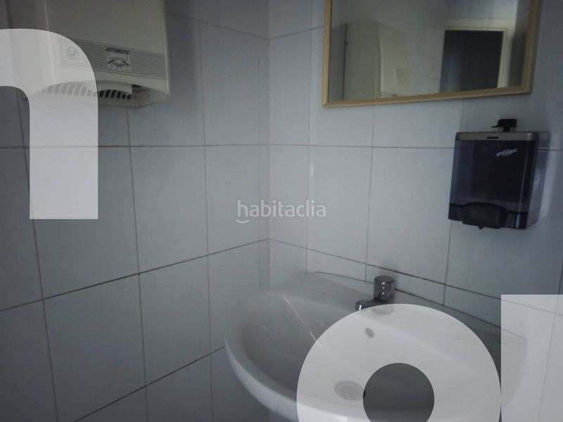Foto 920f8f24-a290-45ed-9864-d5ca7b1253a0. Local comercial a calle major 40 a Parets del Vallès