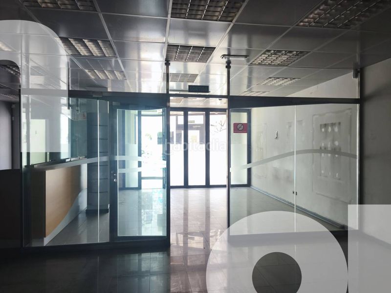 Foto ce1154ea-7606-46ec-8e99-8e4b2d2f45af. Local comercial a calle major 40 a Parets del Vallès