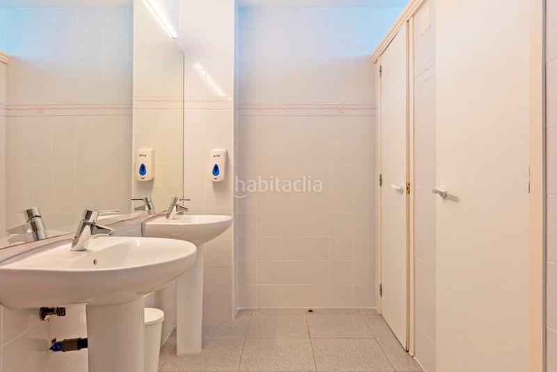 Foto 168edc0a-3d8b-41c0-906e-13d11b448b48. Local commercial dans avenida juli cesar 2 dans Can Toni Cunit