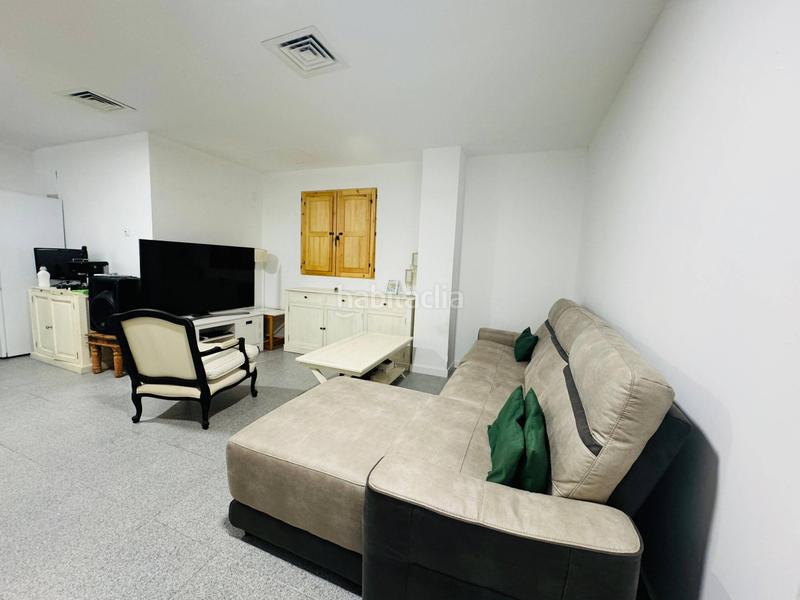 Foto 4ca19e13-bf41-4ebd-bca6-87de512bac1a. Local commercial dans avenida juli cesar 2 dans Can Toni Cunit