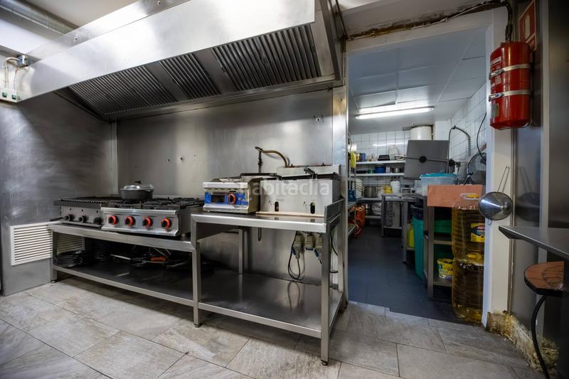 Foto 138989c1-1611-4b40-8f37-986e6eb520cc. Lloguer local comercial a passeig carme 25 a Barri de Mar Vilanova i la Geltrú