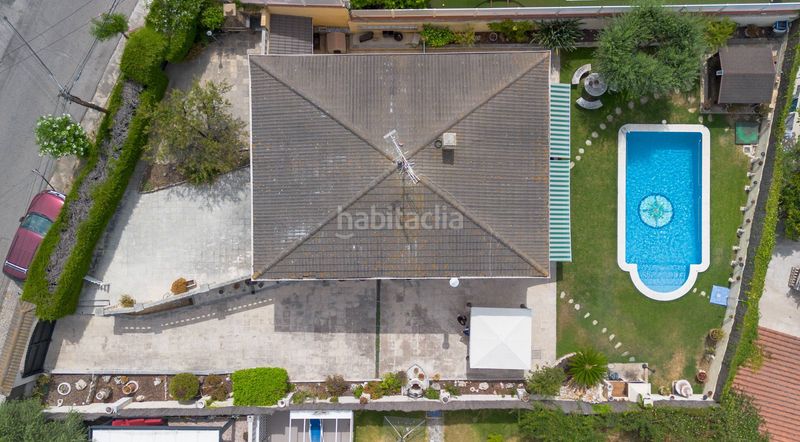 Foto 0398503a-6b79-43c8-8c6a-79240154d0a3. Xalet amb piscina a Cunit residencial Cunit