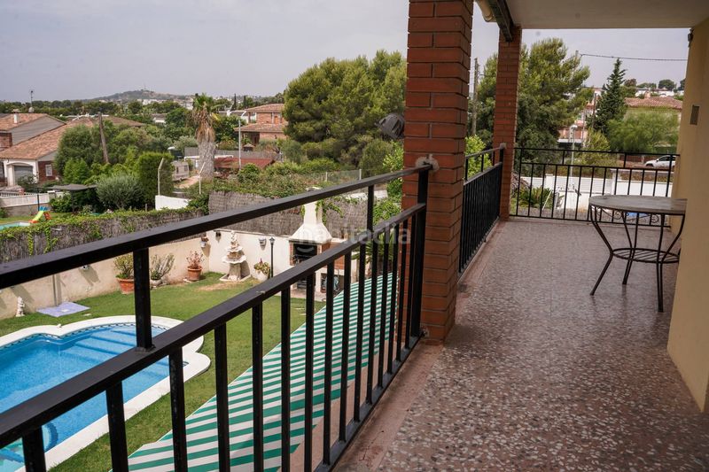 Foto 2e59cff9-18cf-4649-98a9-fc8ce0d88656. Xalet amb piscina a Cunit residencial Cunit