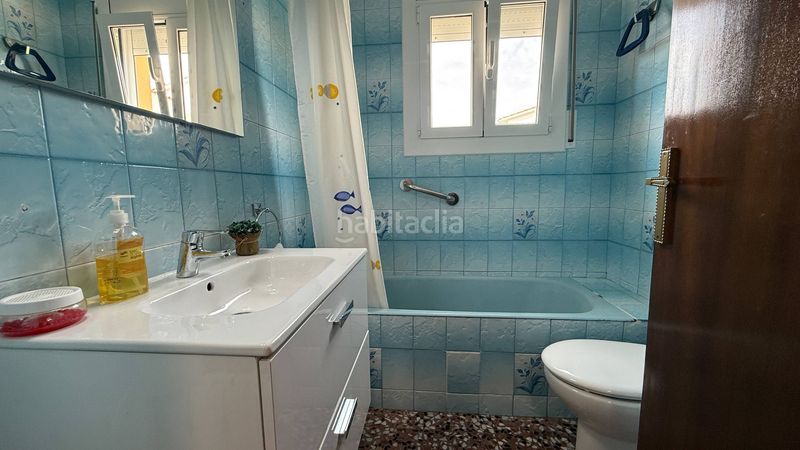 Foto 78e175f5-e8f3-438b-a208-04a9175bf3a6. Xalet amb piscina a Cunit residencial Cunit