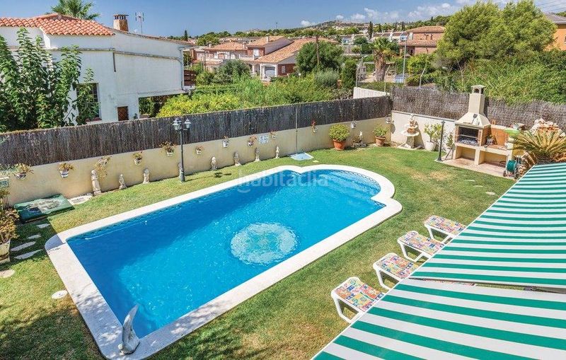 Foto 9aaace9d-f7c4-40a7-b66b-b39ae827755f. Xalet amb piscina a Cunit residencial Cunit