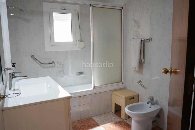 Foto aa41b6ae-cac1-48c4-8008-9df373d4eef9. Xalet amb piscina a Cunit residencial Cunit