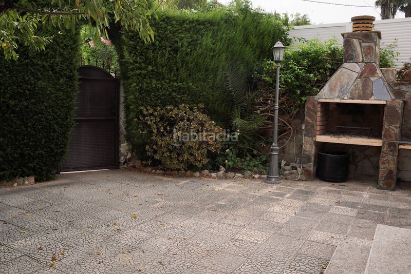 Foto cea7d44e-a9be-4b50-b26d-7e1409e79ac2. Xalet amb piscina a Cunit residencial Cunit