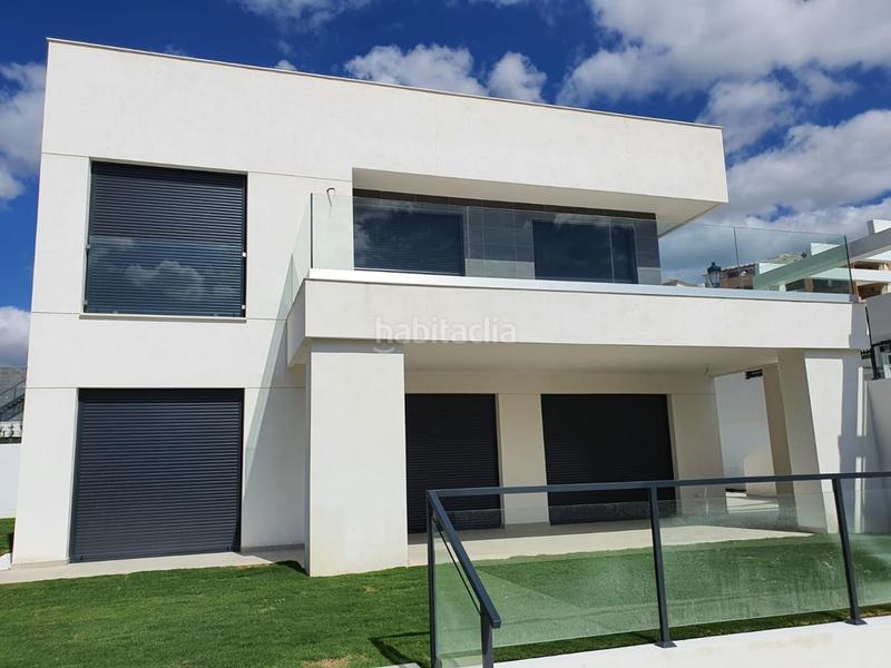 Foto 42ea7005-b3cb-48e1-af9a-7cdf86dd20e4. Casa amb aparcament piscina a El Castillo Manilva