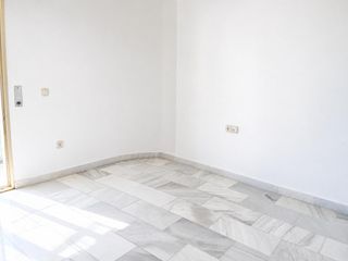 Flat  Calle jacinto benavente. 3 dormitorios con vistas al mar en fuengirola  a un paso de la p